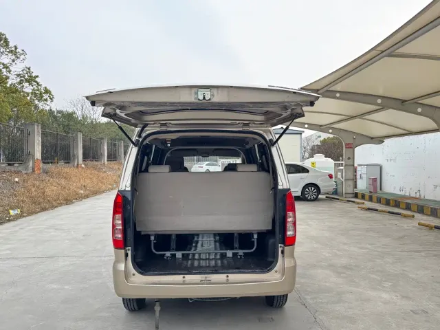Wuling Hongguang V — Фото автомобиля 10