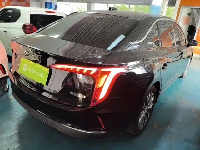 Hongqi E-QM5 — Фото автомобиля 6