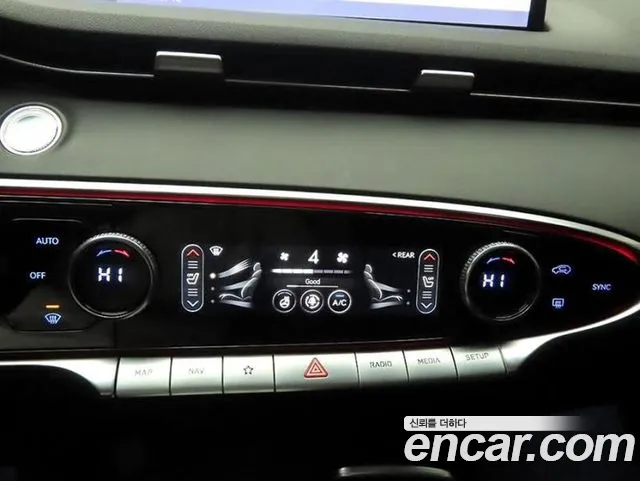 Genesis GV70 — Фото автомобиля 9