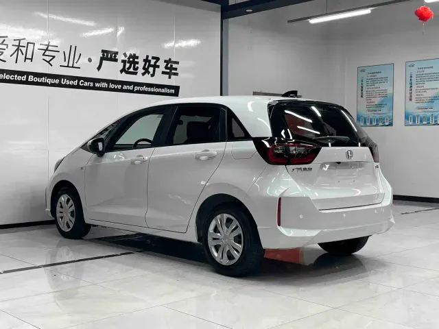 Honda Fit — Фото автомобиля 6