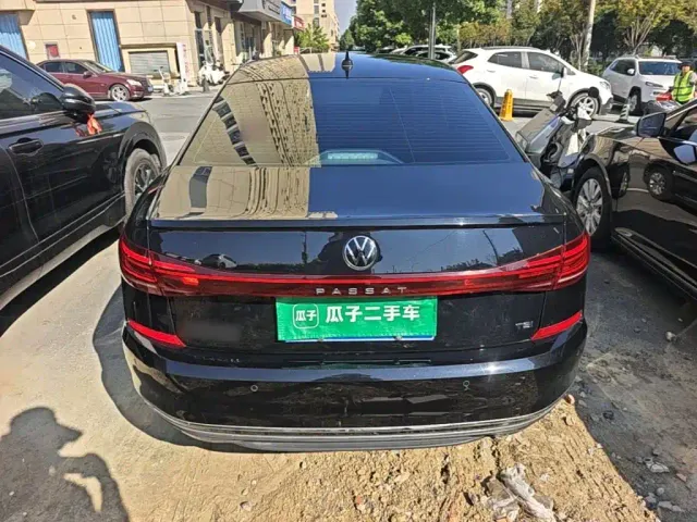Volkswagen Passat — Фото автомобиля 5