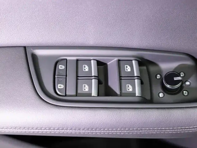 Audi Audi Q8 2023 55 TFSI Luxury Sport — Фото автомобиля 16