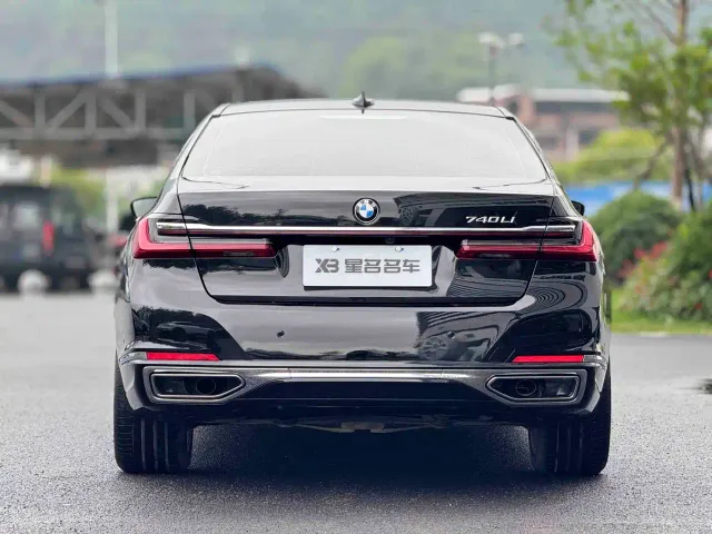 BMW 7 Series — Фото автомобиля 14