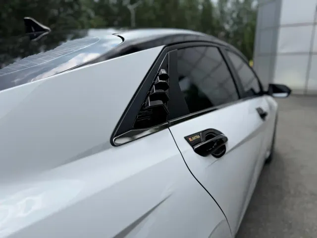 Hyundai Elantra — Фото автомобиля 12