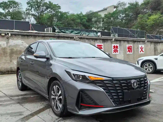 Changan Eado — Фото автомобиля 3