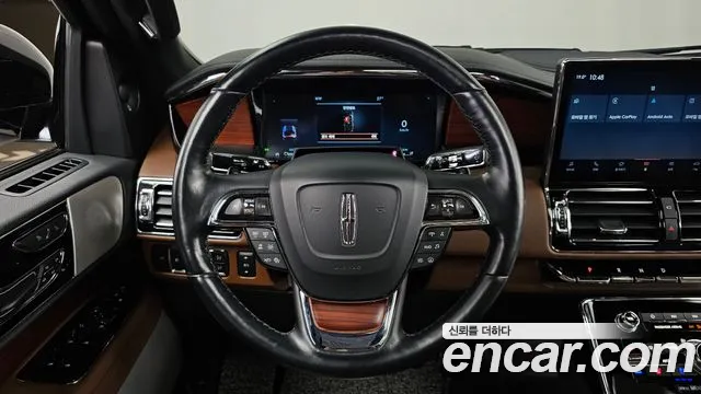 Lincoln Navigator — Фото автомобиля 10