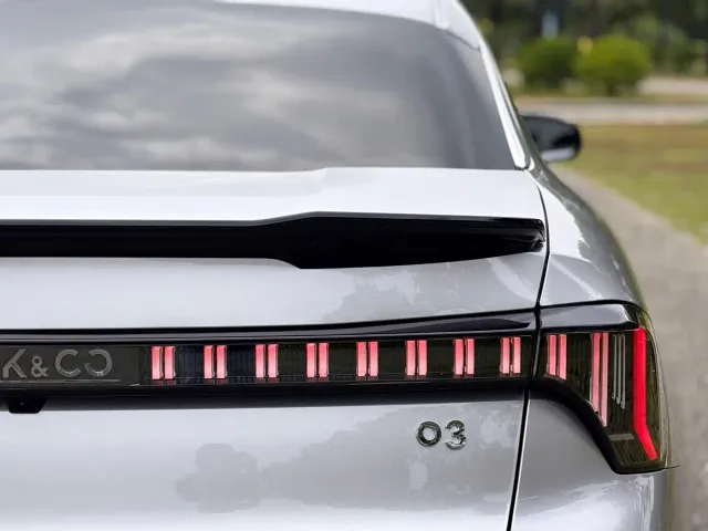 Lynk & Co 03 — Фото автомобиля 10