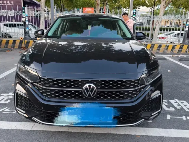 Фотография автомобиля — Volkswagen Passat