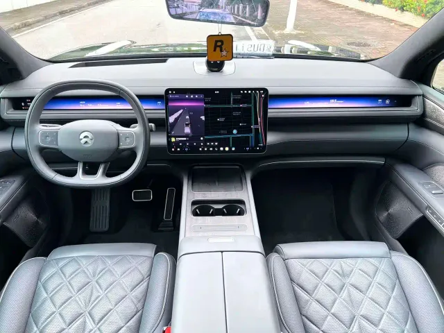 Nio ES8 — Фото автомобиля 11