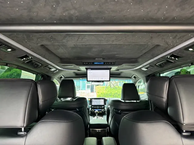 Toyota Alphard — Фото автомобиля 16