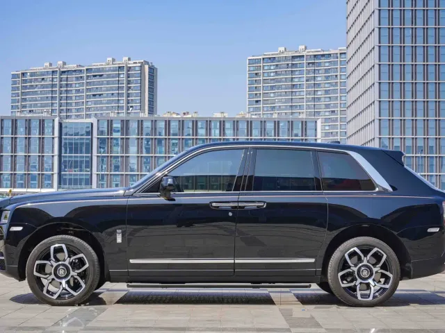 Rolls-Royce Cullinan — Фото автомобиля 7