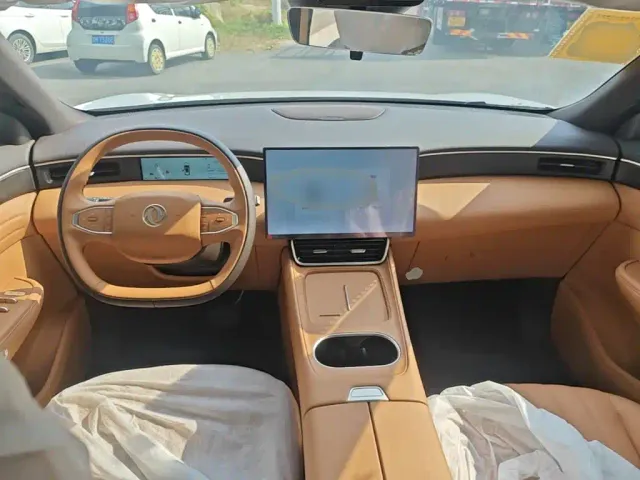 Dongfeng Aeolus L8 — Фото автомобиля 9