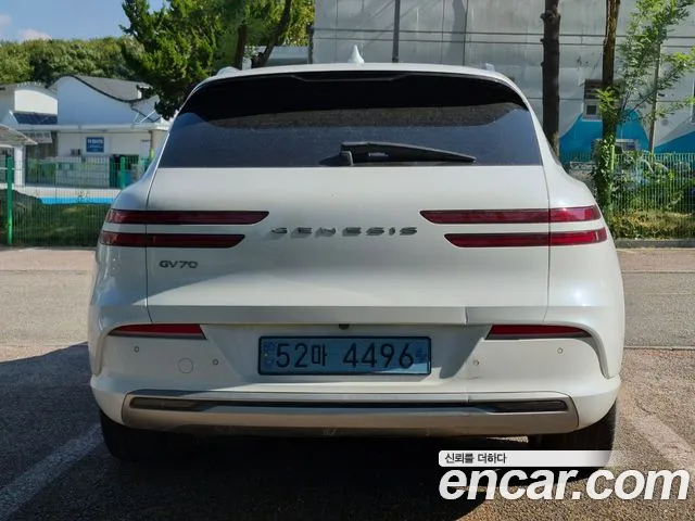 Genesis GV70 Electrified — Фото автомобиля 3