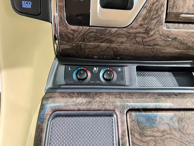 Toyota Vellfire — Фото автомобиля 25