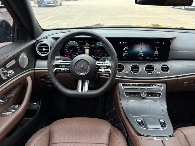 Mercedes-Benz E-Class — Фото автомобиля 8
