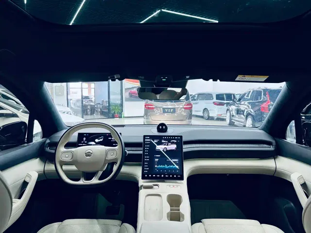 Nio ES6 — Фото автомобиля 11