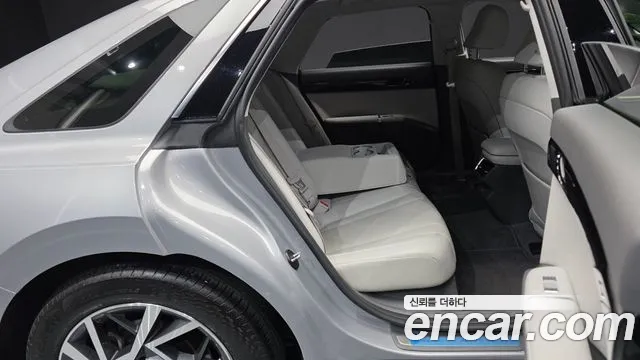 Hyundai Grandeur GN7 — Фото автомобиля 12