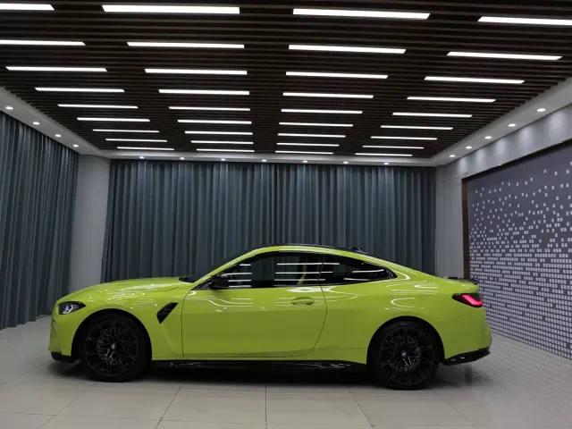 BMW M4 — Фото автомобиля 3