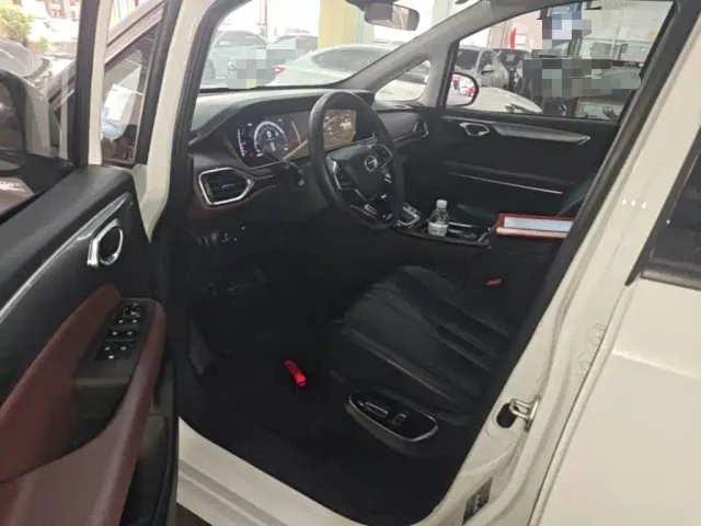 GAC Trumpchi M6 — Фото автомобиля 15
