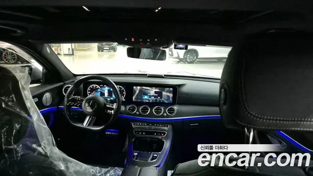 Mercedes-Benz E-Class — Фото автомобиля 7