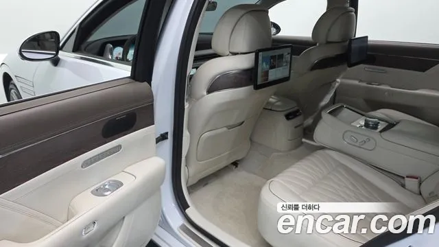 Genesis G90 Бензин 3.5 турбо AWD — Фото автомобиля 25