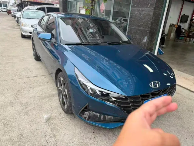 Hyundai Elantra — Фото автомобиля 4