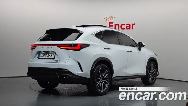 Lexus NX — Фото автомобиля 2