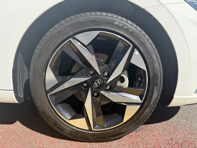 Hyundai Elantra — Фото автомобиля 15
