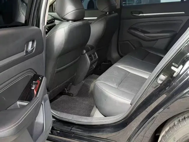 Nissan Teana — Фото автомобиля 8