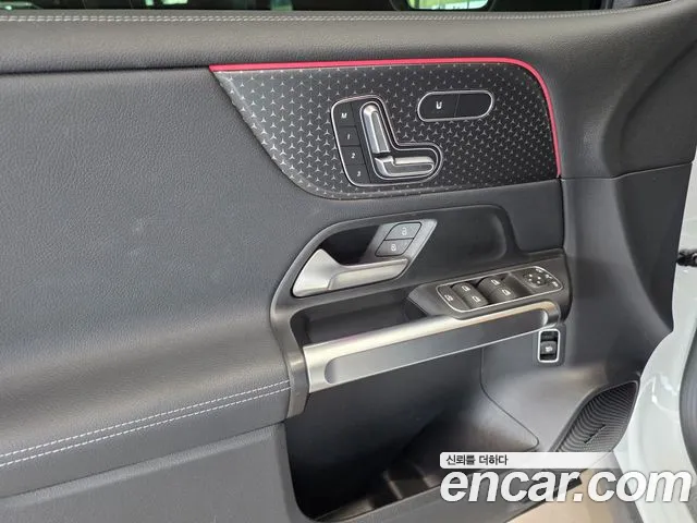 Mercedes-Benz EQB X243 — Фото автомобиля 12