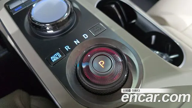 Genesis GV70 — Фото автомобиля 8