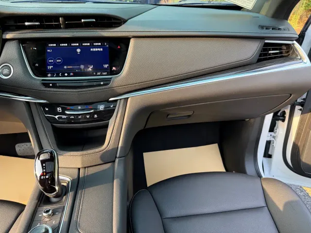 Cadillac XT5 — Фото автомобиля 13