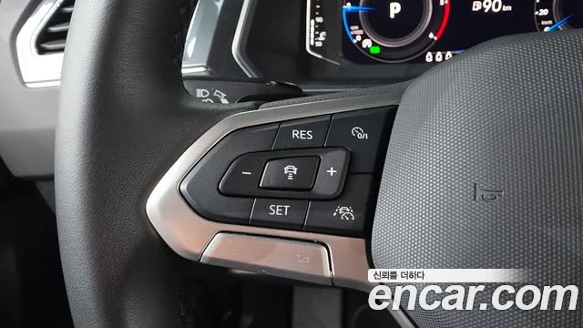 Volkswagen Tiguan Tiguan 2 поколение 2.0 TDI Premium — Фото автомобиля 13