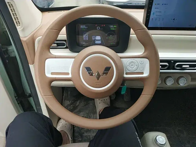 Wuling Hongguang Mini EV — Фото автомобиля 10