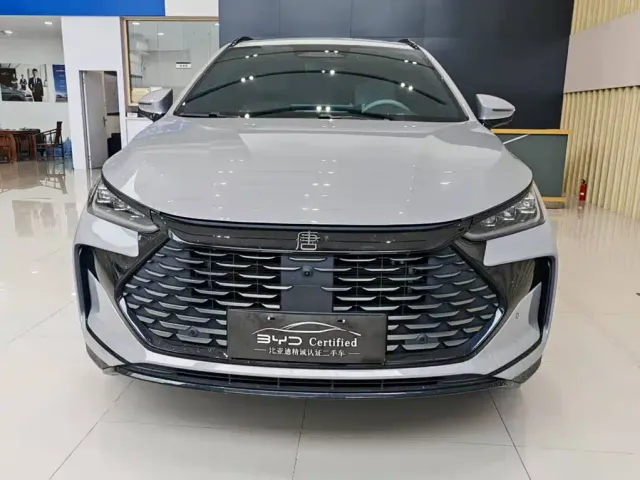 BYD Tang — Фото автомобиля 2