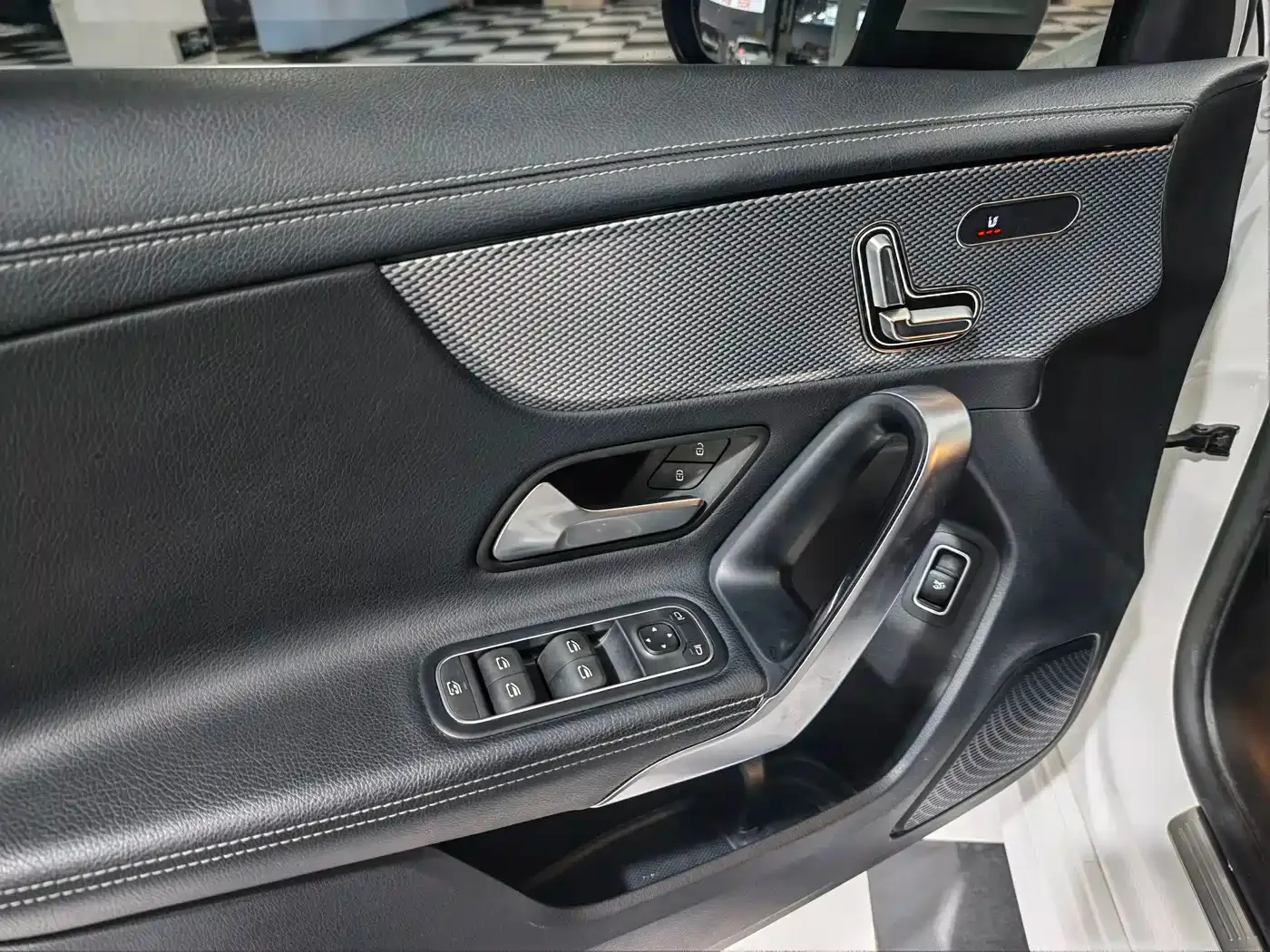 Mercedes-Benz Mercedes-Benz A-Class 2022 A 180 L Sport Sedan — Фото автомобиля 10