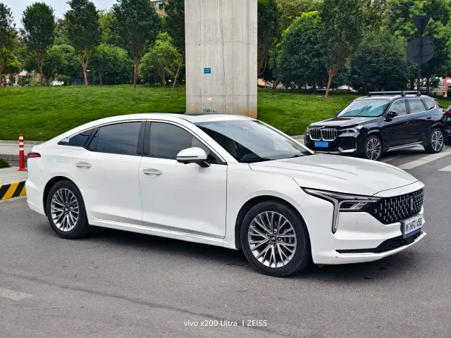 Bestune B70 — Фото автомобиля 3