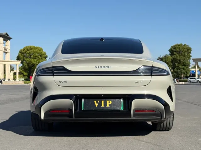 Xiaomi SU7 — Фото автомобиля 8