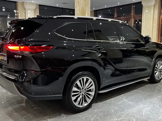 Toyota Highlander — Фото автомобиля 4