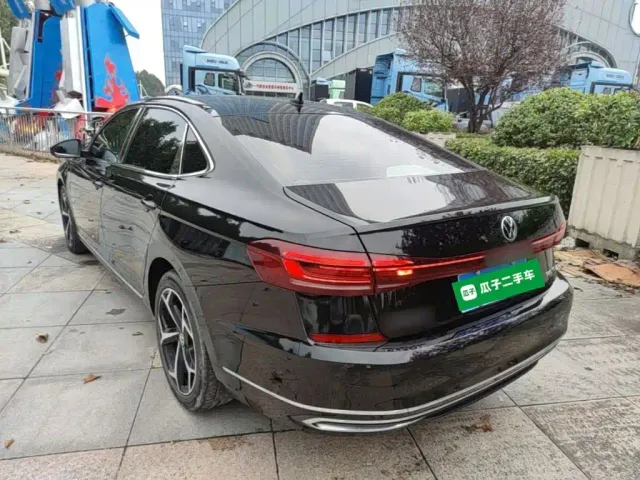 Volkswagen Passat — Фото автомобиля 4