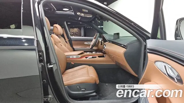 Genesis GV70 2.5T Бензин AWD — Фото автомобиля 12