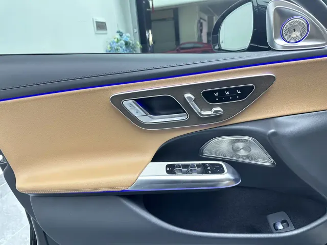 Mercedes-Benz E-Class — Фото автомобиля 20