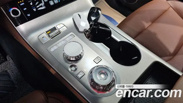 Genesis GV70 — Фото автомобиля 12