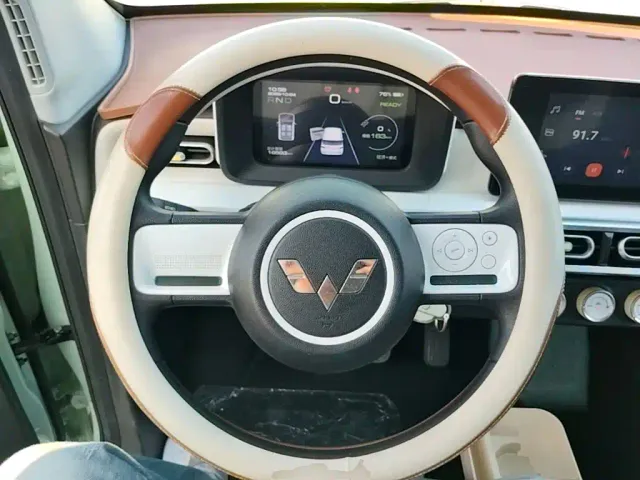 Wuling Hongguang Mini EV — Фото автомобиля 10