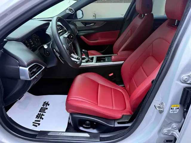 Jaguar XEL — Фото автомобиля 4