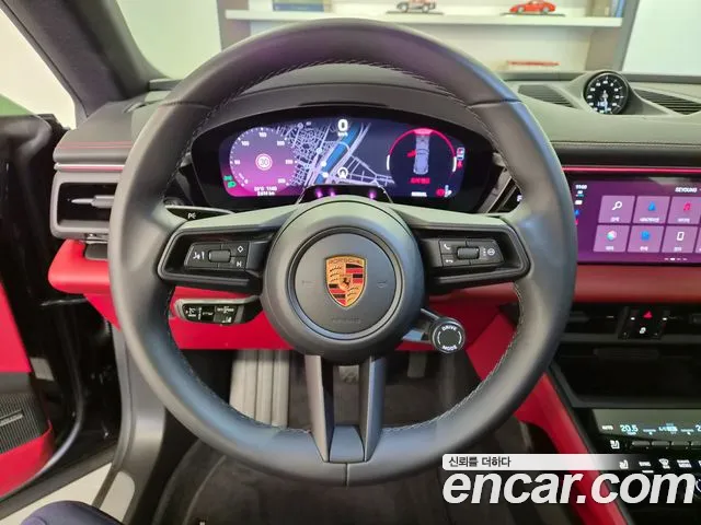 Porsche Macan Electric — Фото автомобиля 16