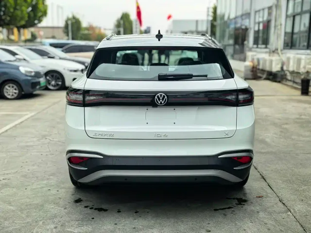 Volkswagen ID.4 X — Фото автомобиля 4