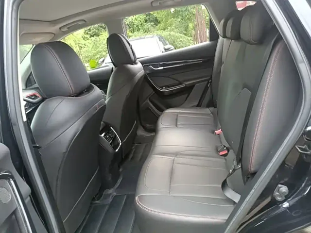 Dongfeng Fengshen AX7 — Фото автомобиля 16