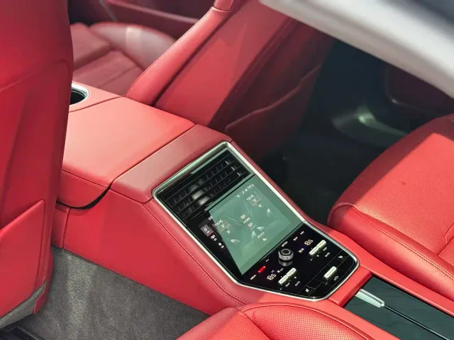 Porsche Panamera — Фото автомобиля 11