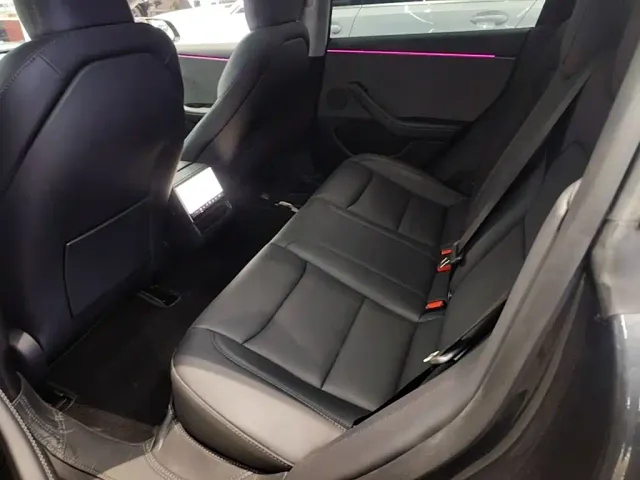 Tesla Model 3 — Фото автомобиля 16